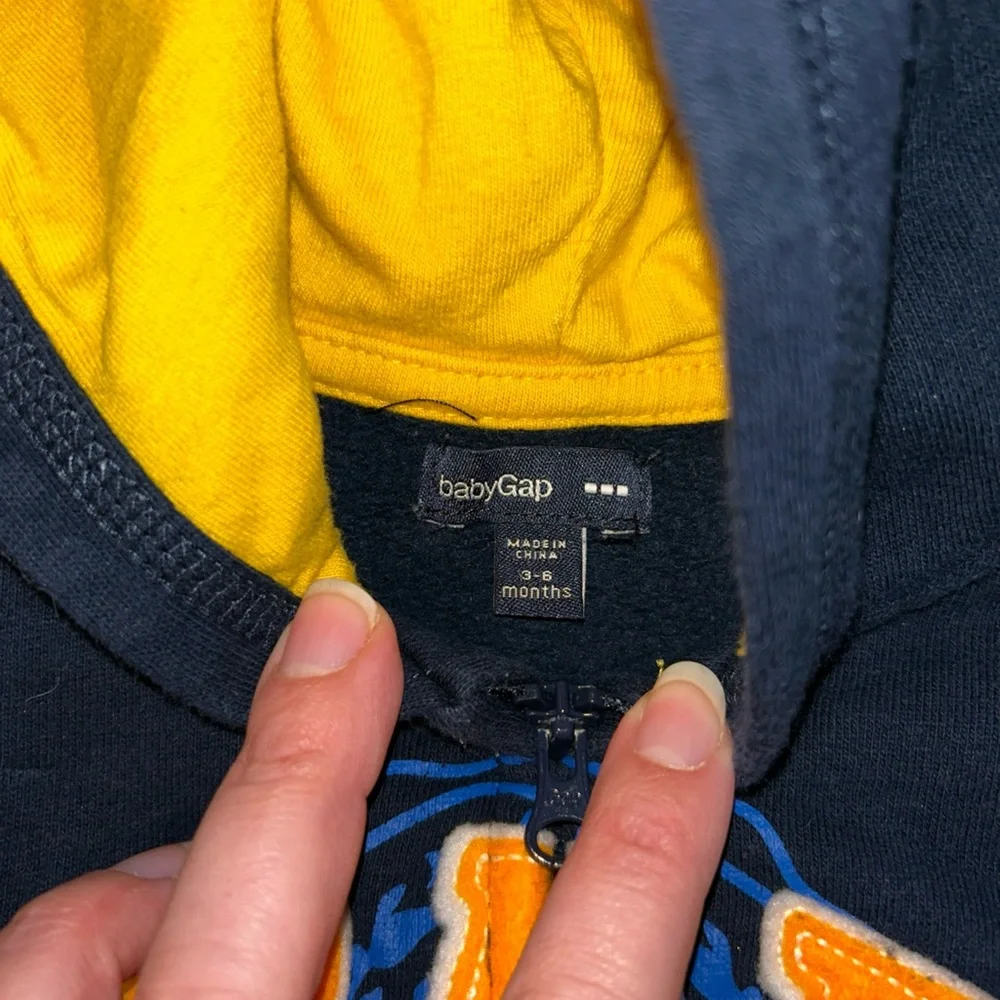 GAP Kids Hoodie in Navy and‎ Yellow 3-6 months